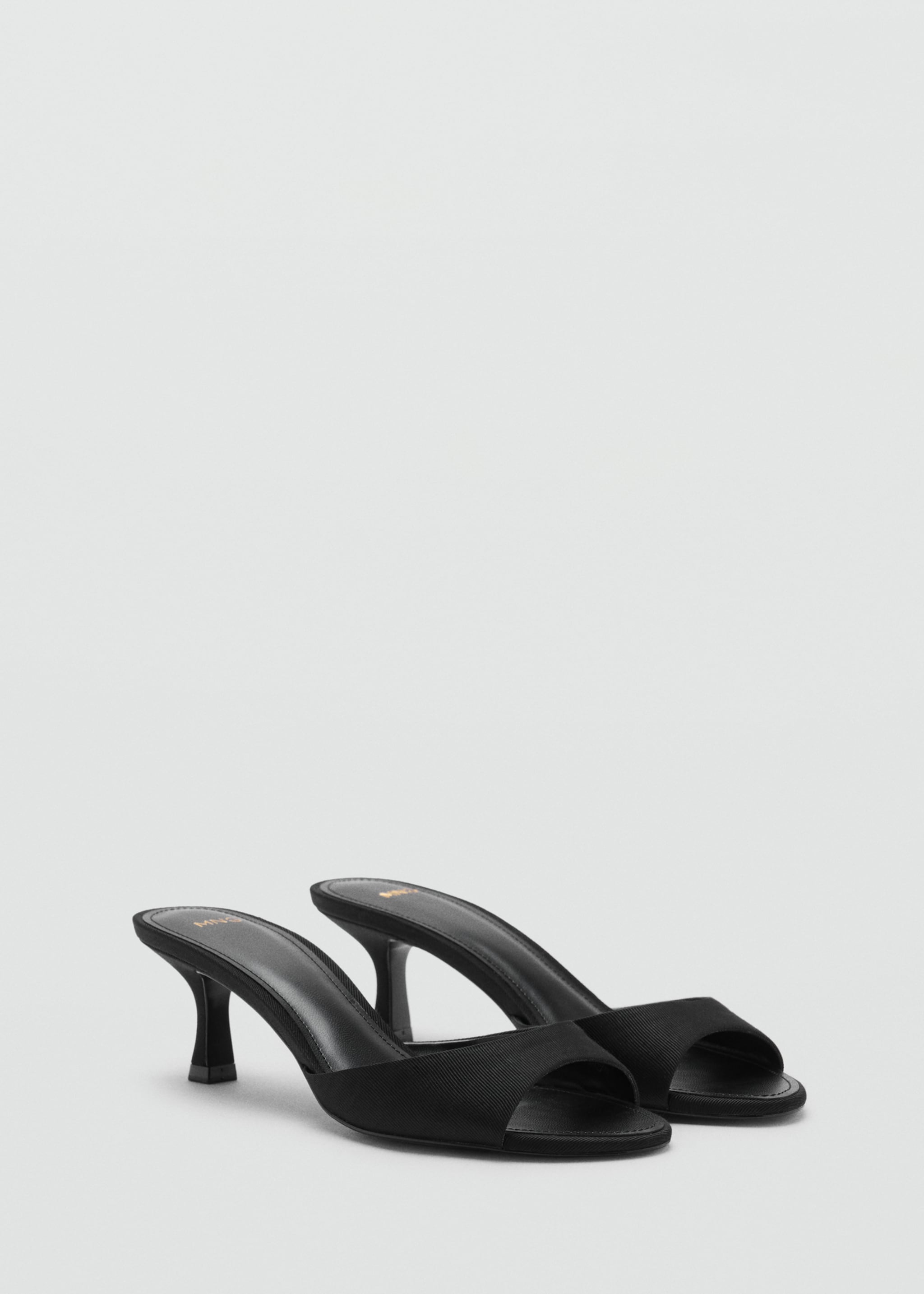 Kitten-heel sandals with strap - Medium plane