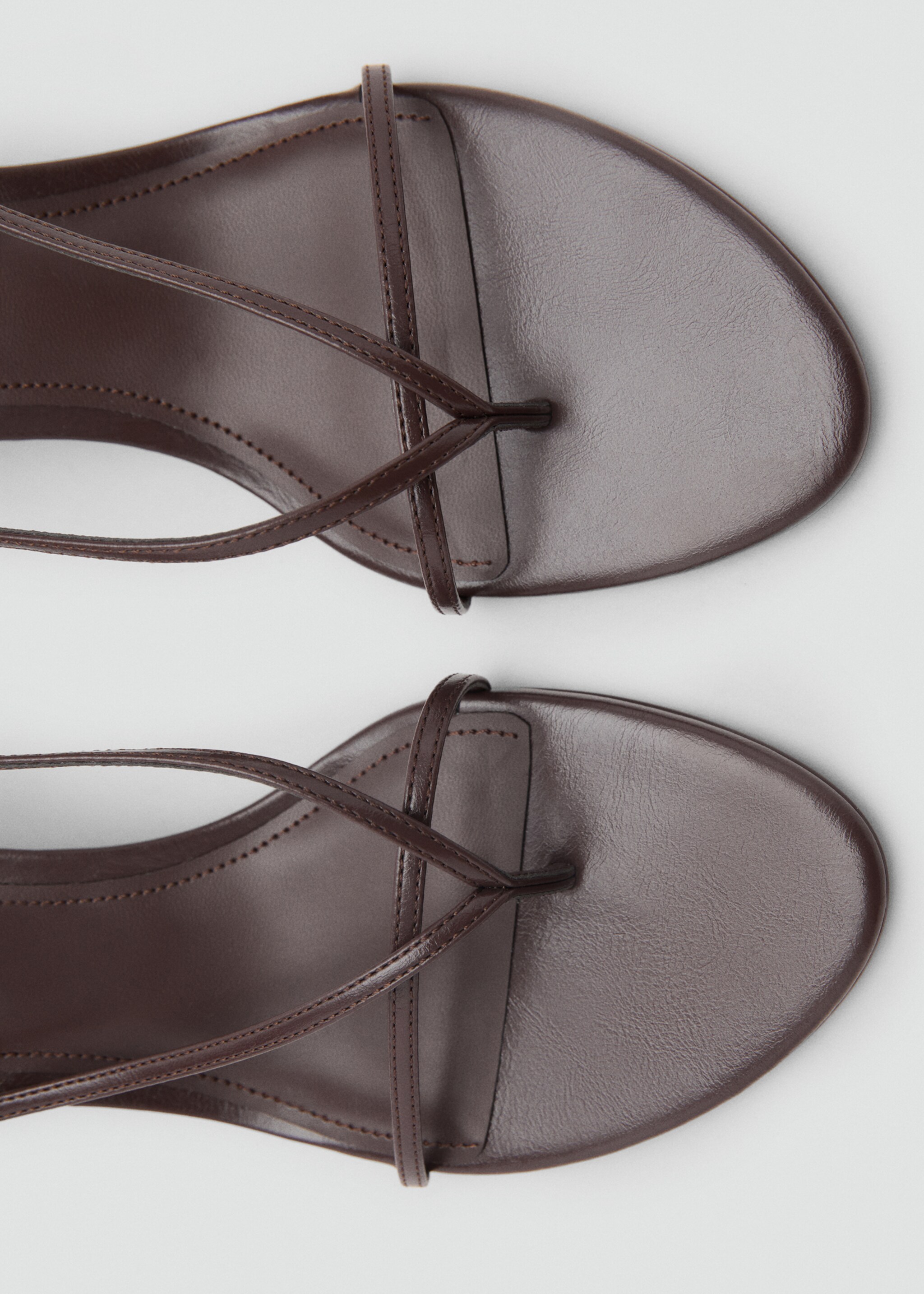 Heeled sandals with thin strap - Details of the article 1