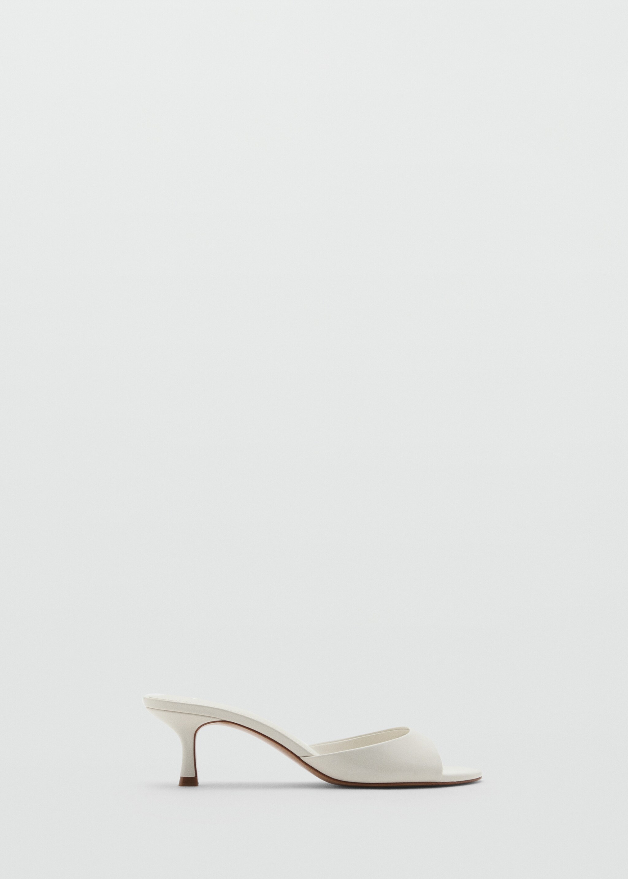 Kitten-heel sandals with strap - Article without model