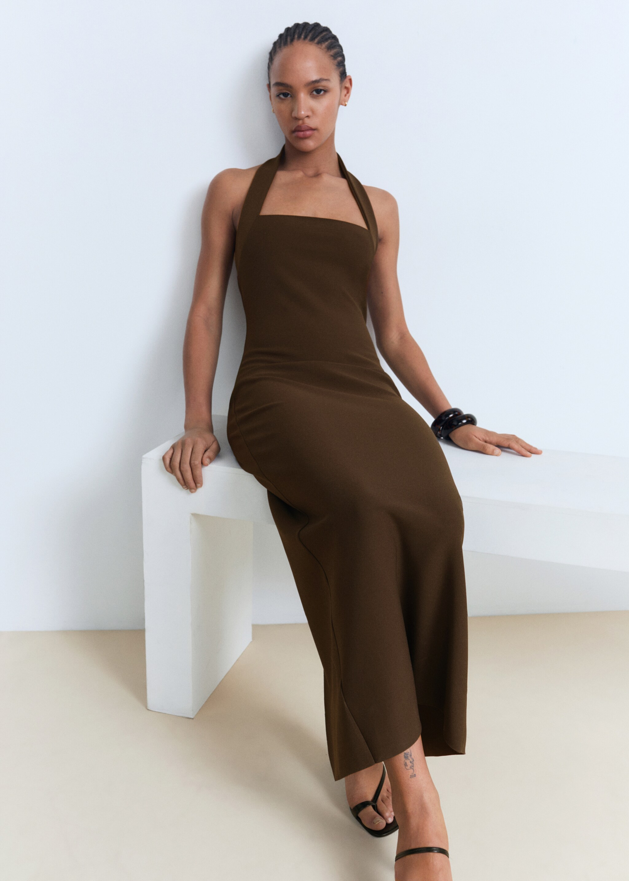 Long halter-neck dress - Details of the article 2