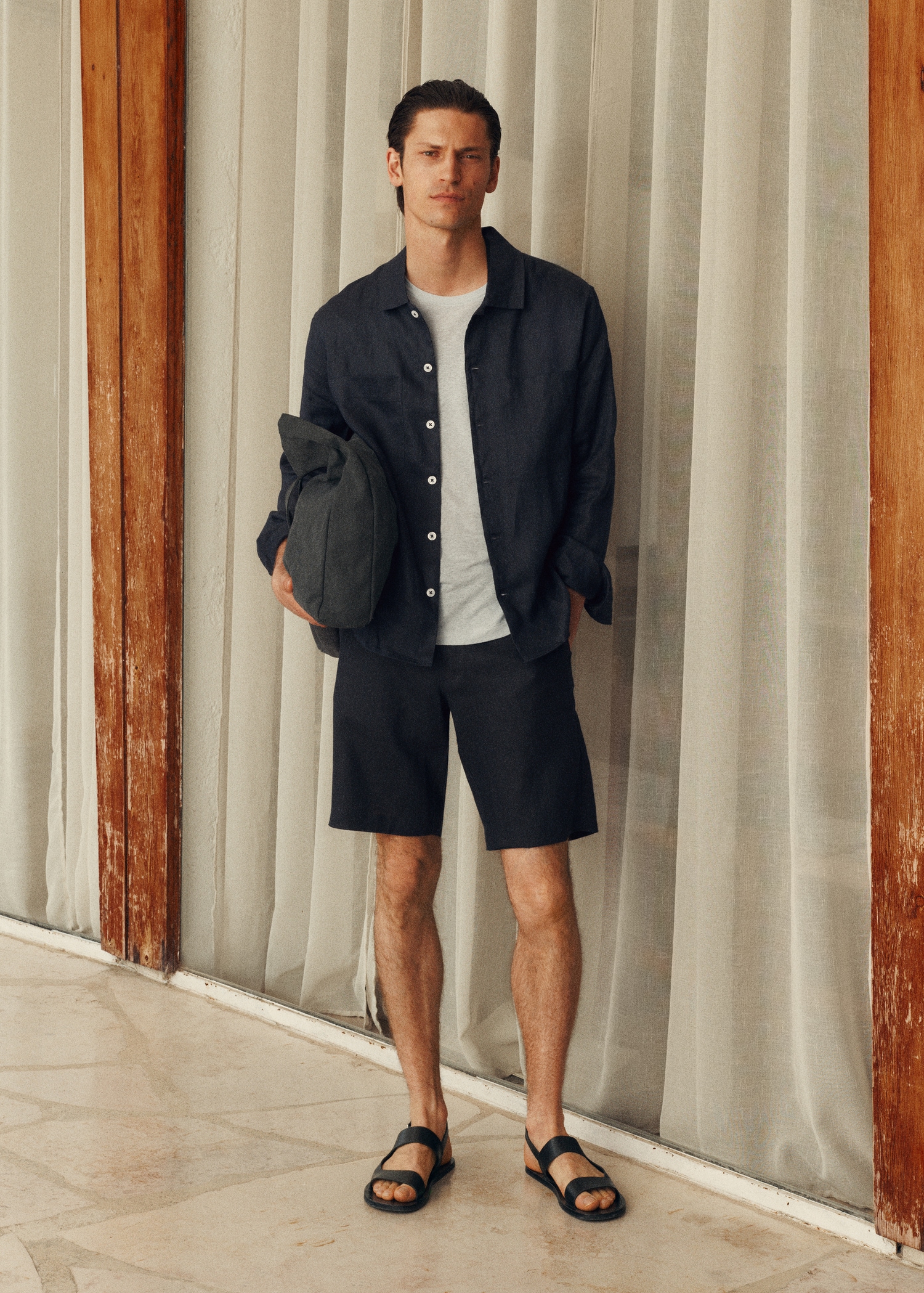 Slim-fit 100% linen bermuda shorts - Details of the article 5