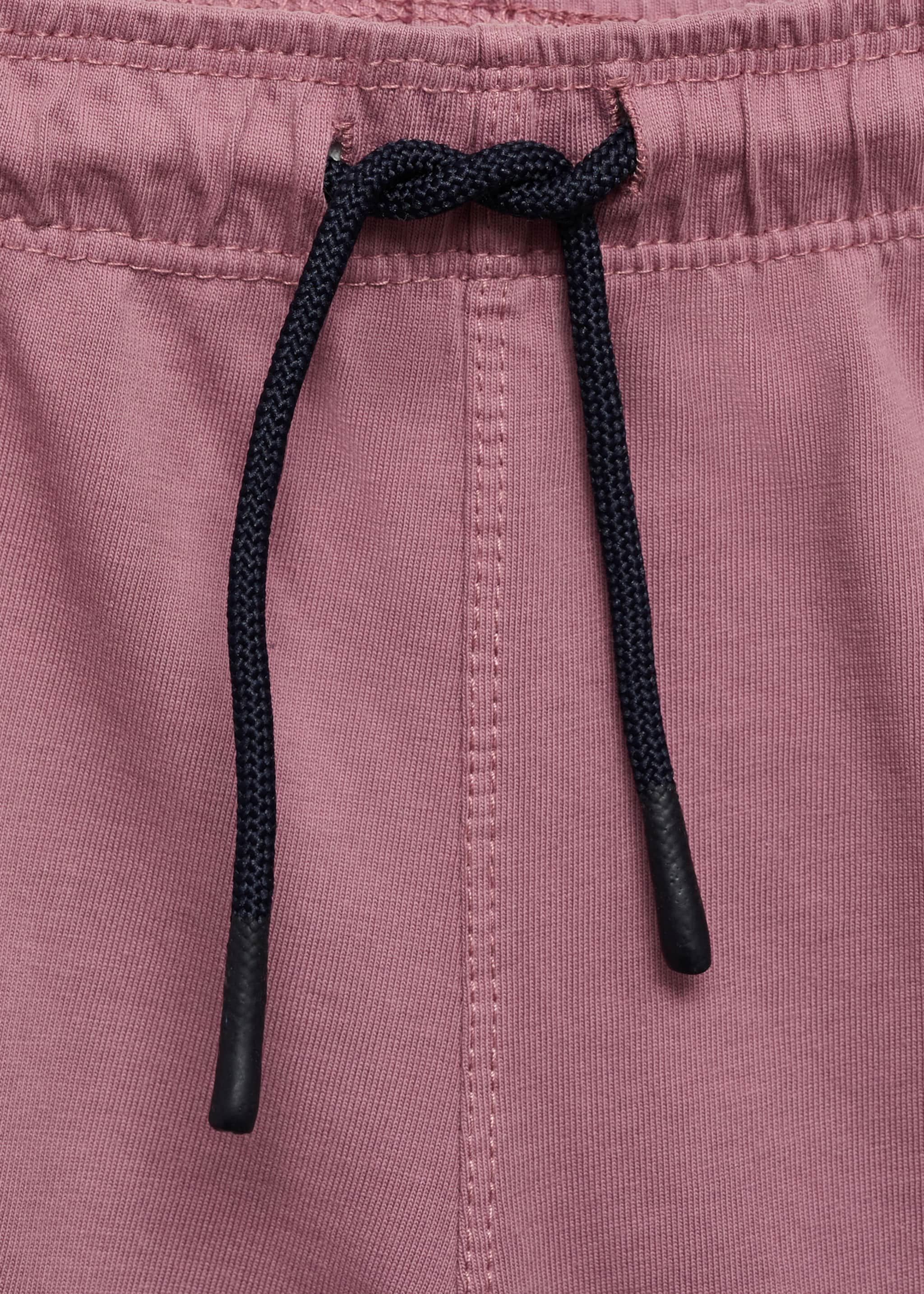 Comfy-fit bermuda shorts with drawstring - Details of the article 8
