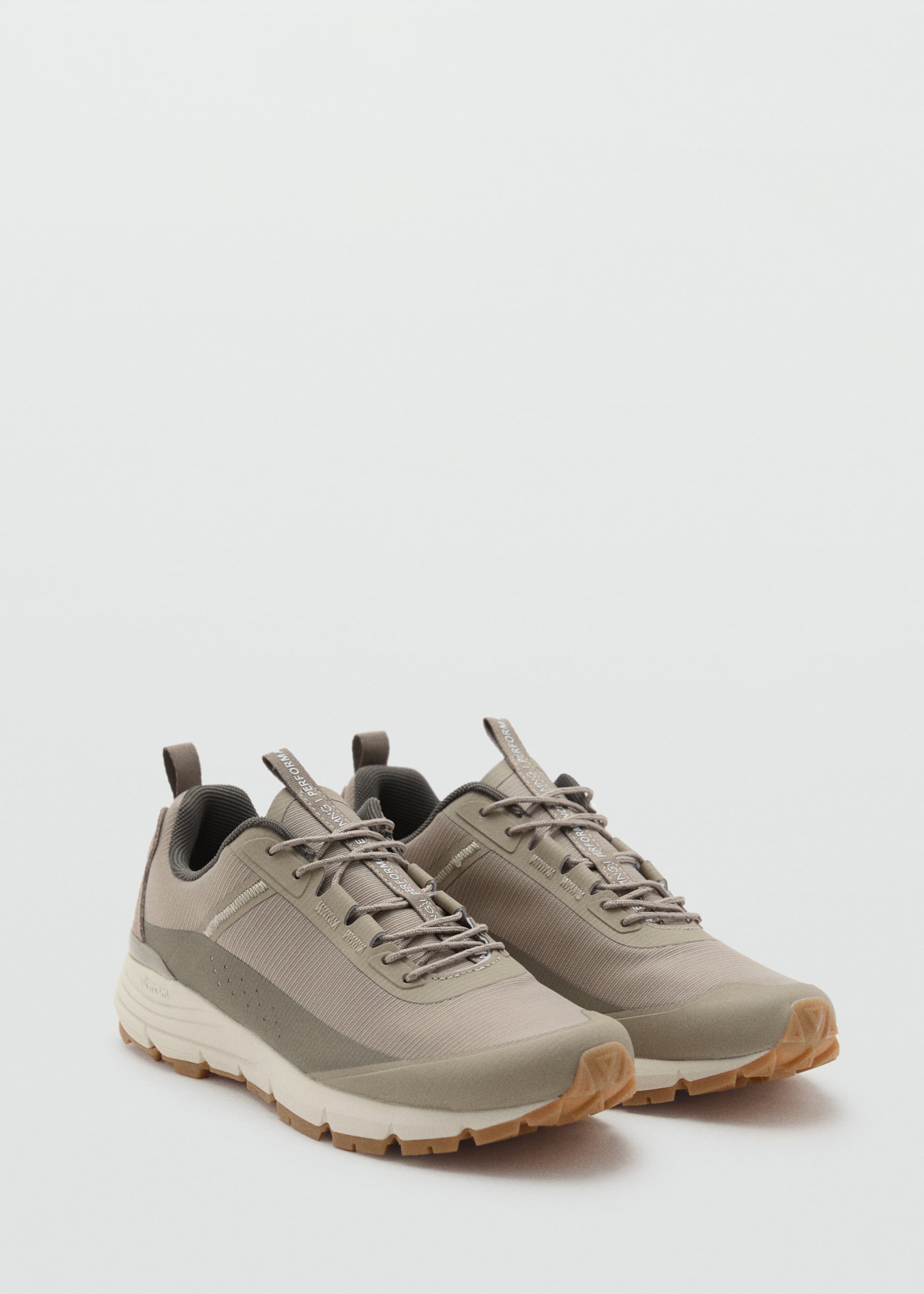 Sneakers with VIBRAM® sole - Medium plane