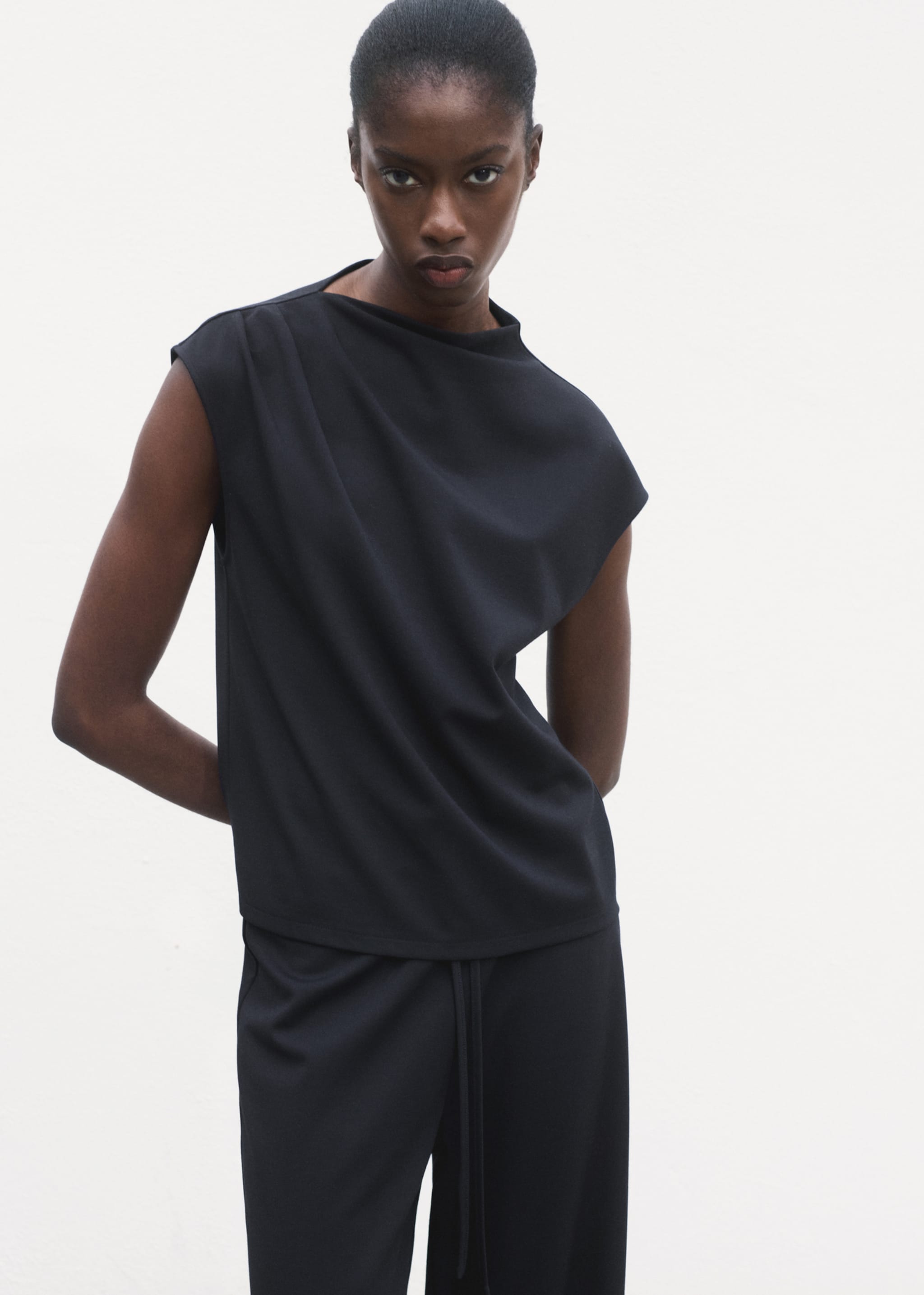T-shirt with gathered asymmetrical neck - Medium plane