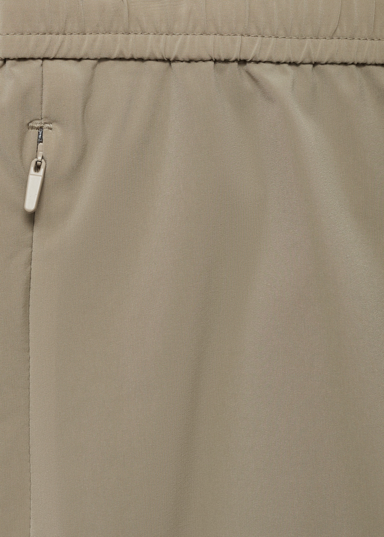 Water-repellent bermuda shorts - Details of the article 0