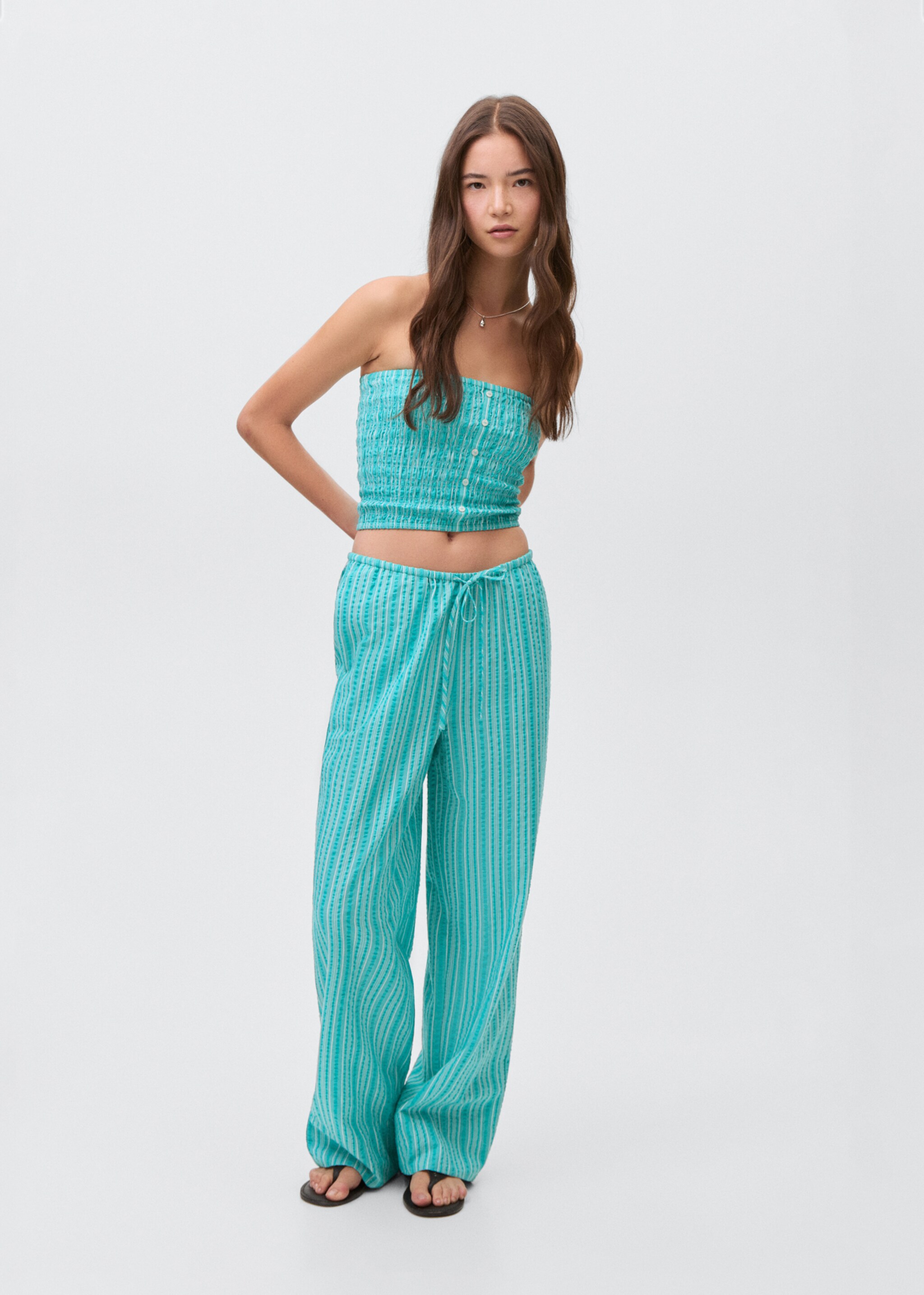 Striped bow pants - General plane