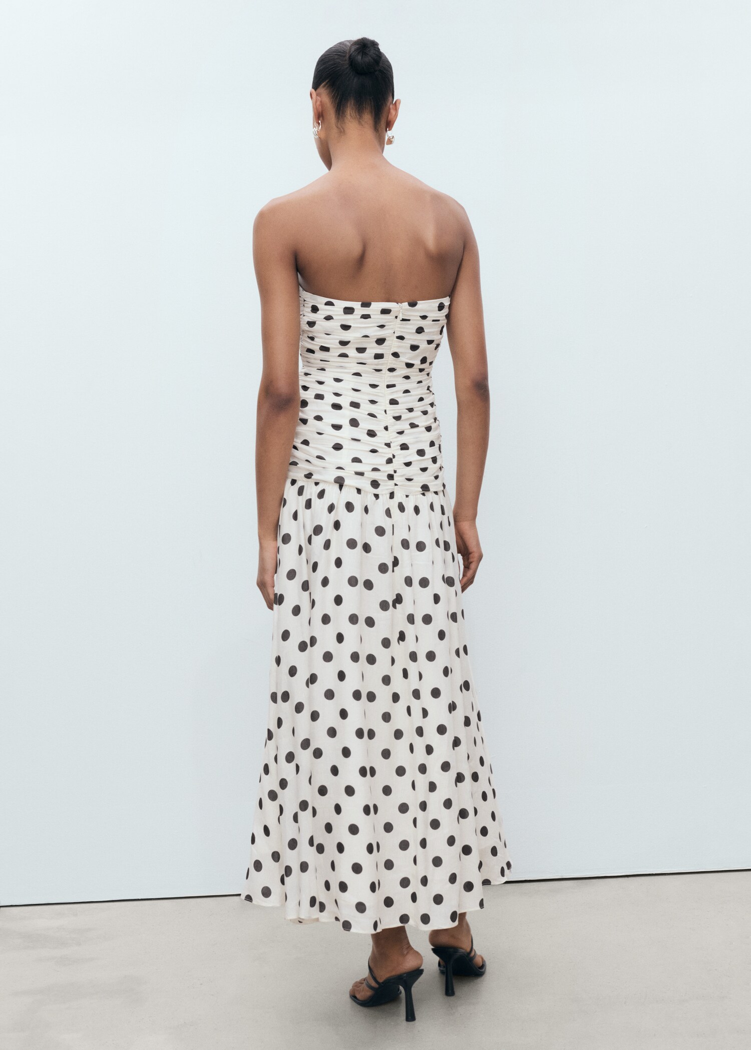 Polka-dot dress with draped body - Reverse of the article