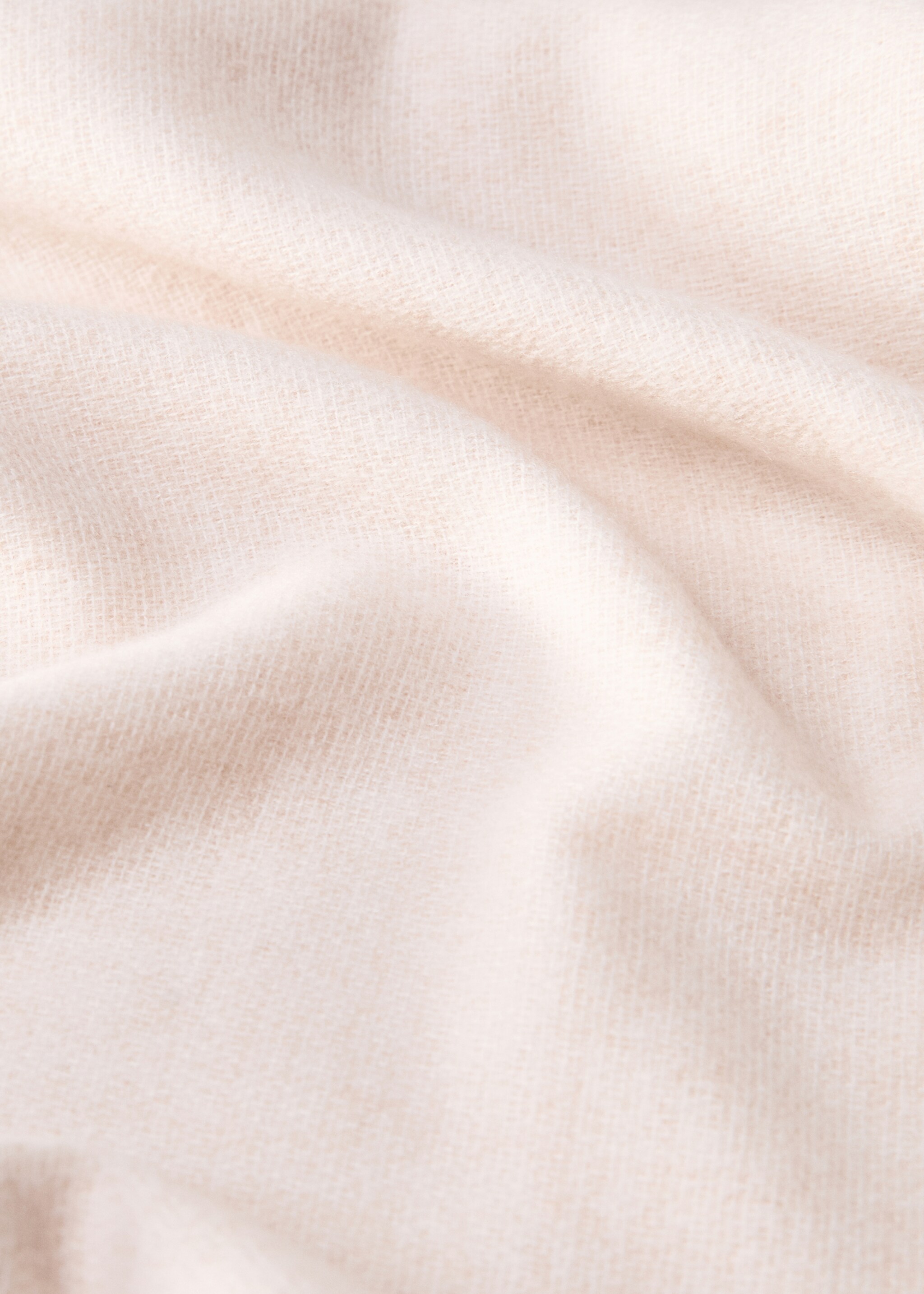 Soft melange throw - Details of the article 2