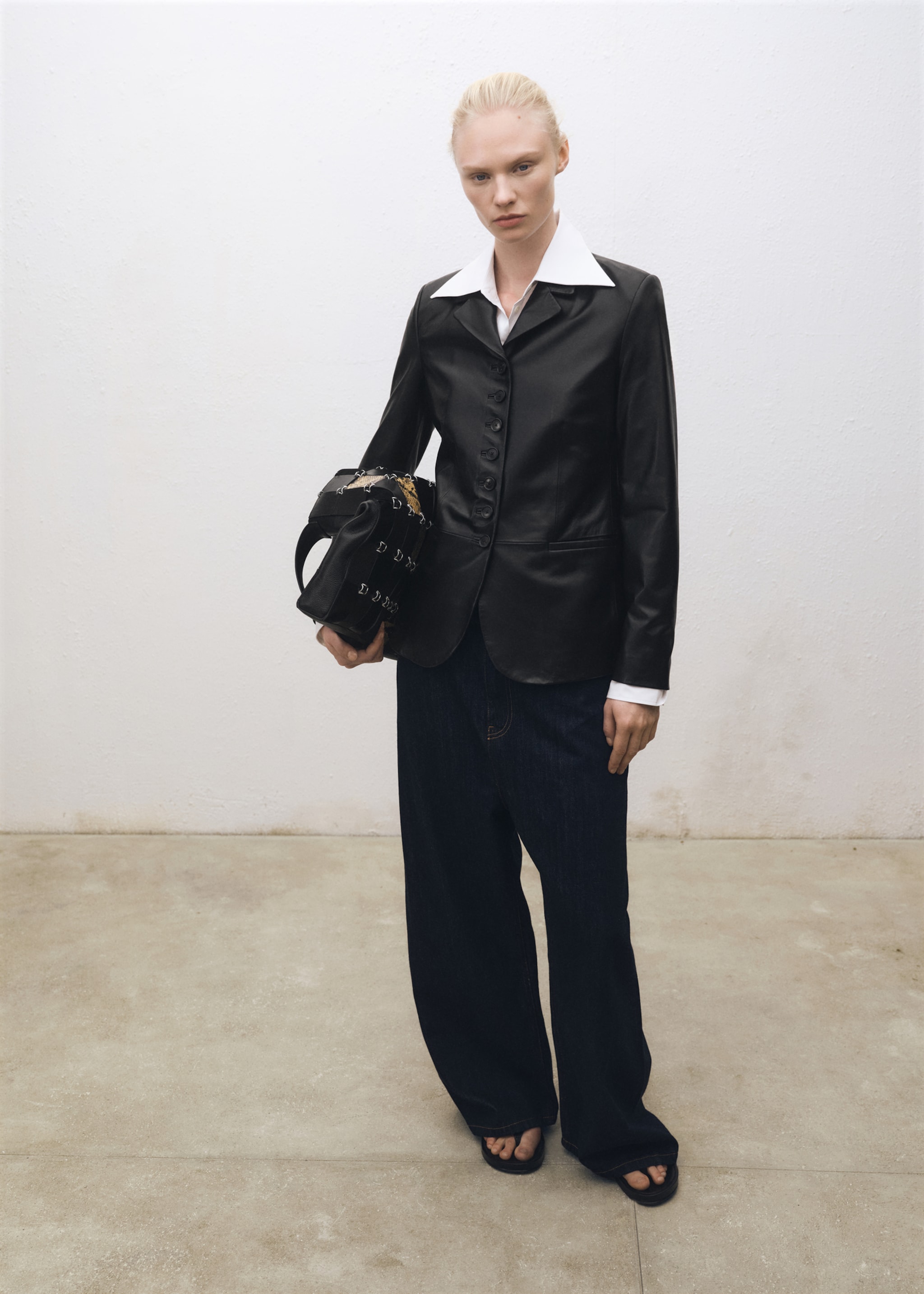 Leather blazer with buttons - Details of the article 1