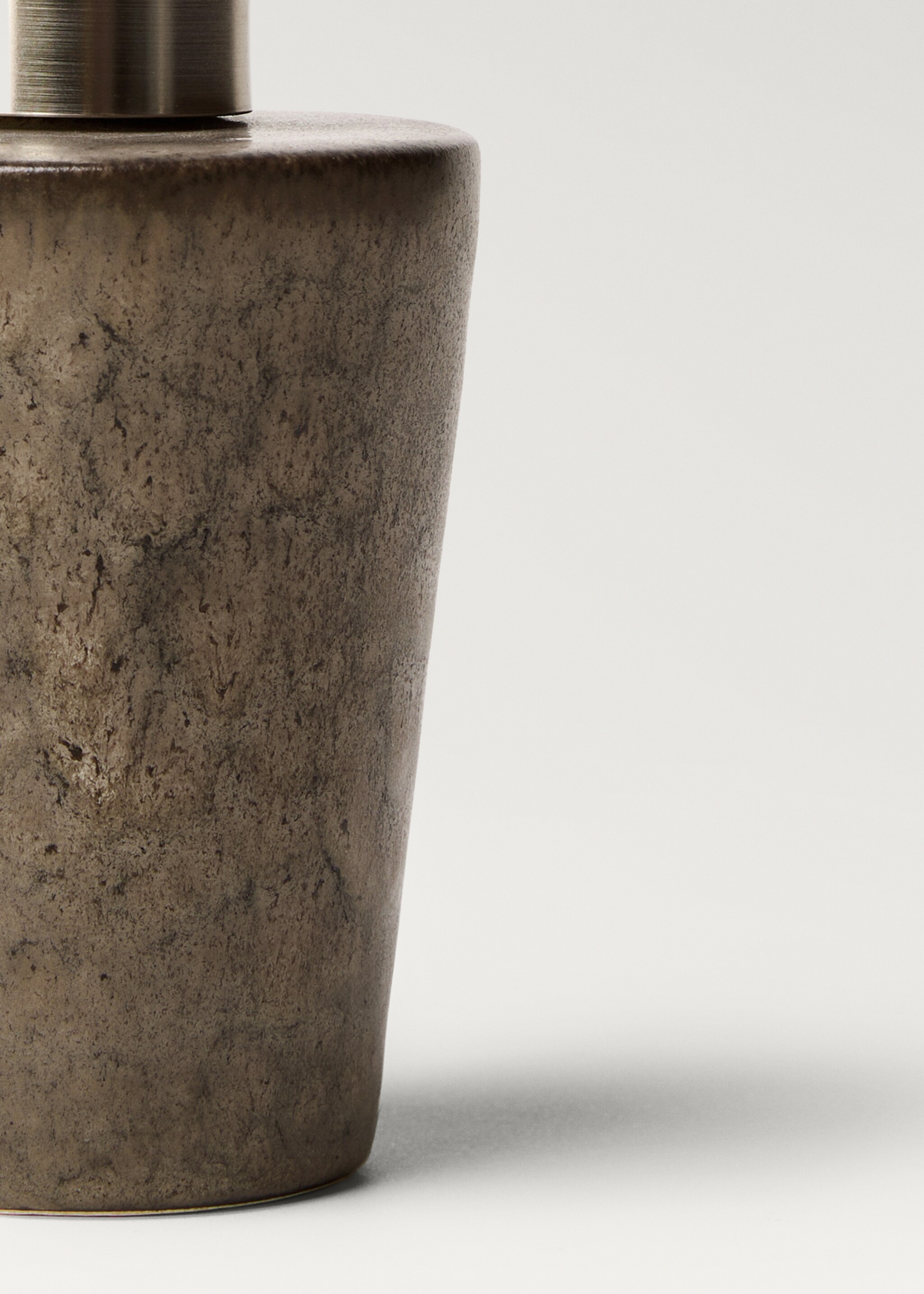 Earthenware soap dispenser with design - Details of the article 2