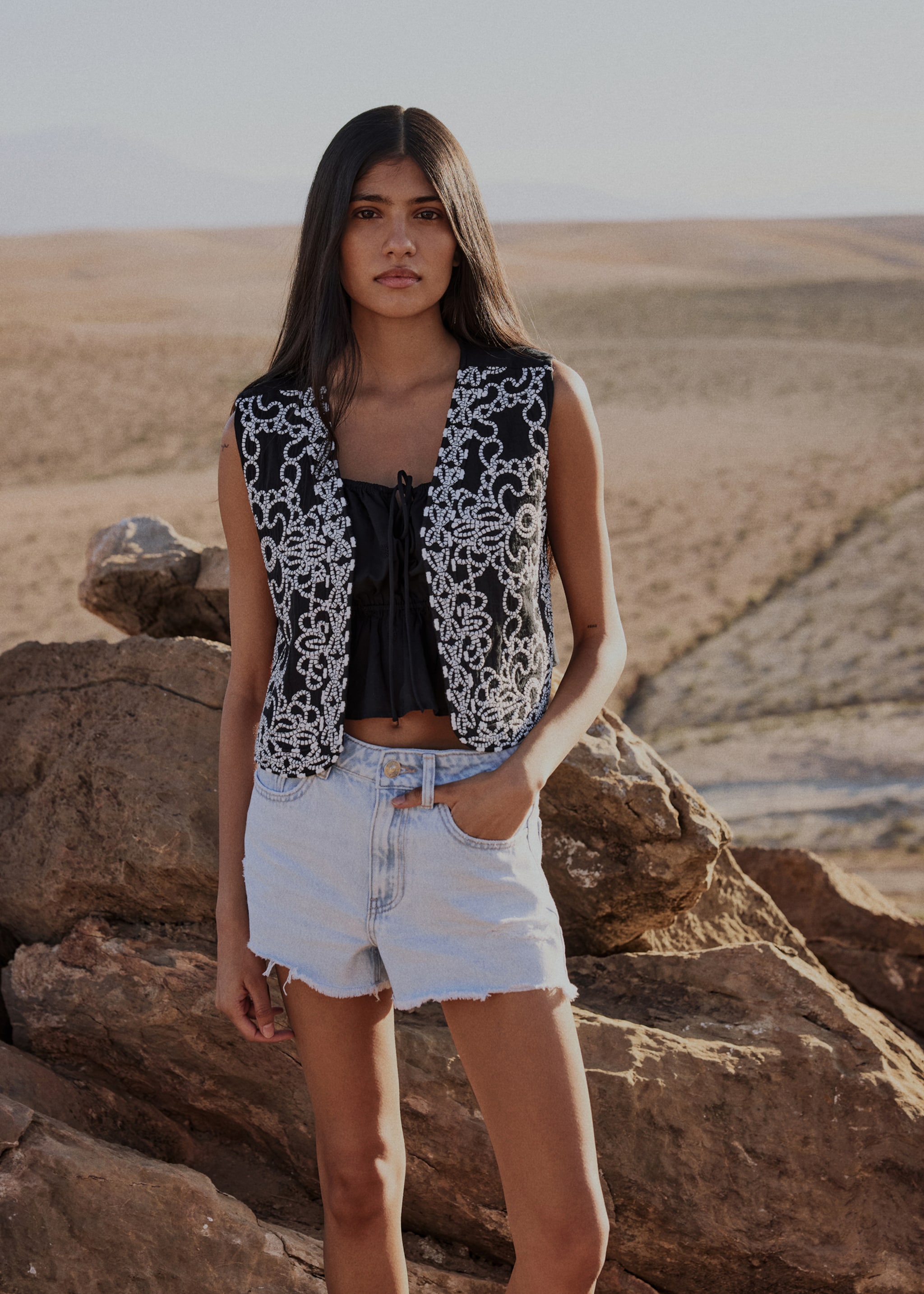Embroidered gilet - Details of the article 5