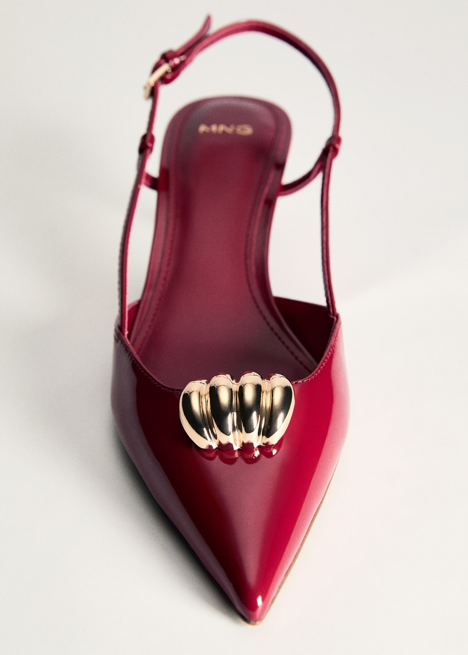 High-heeled shoes with metallic detail - Details of the article 5