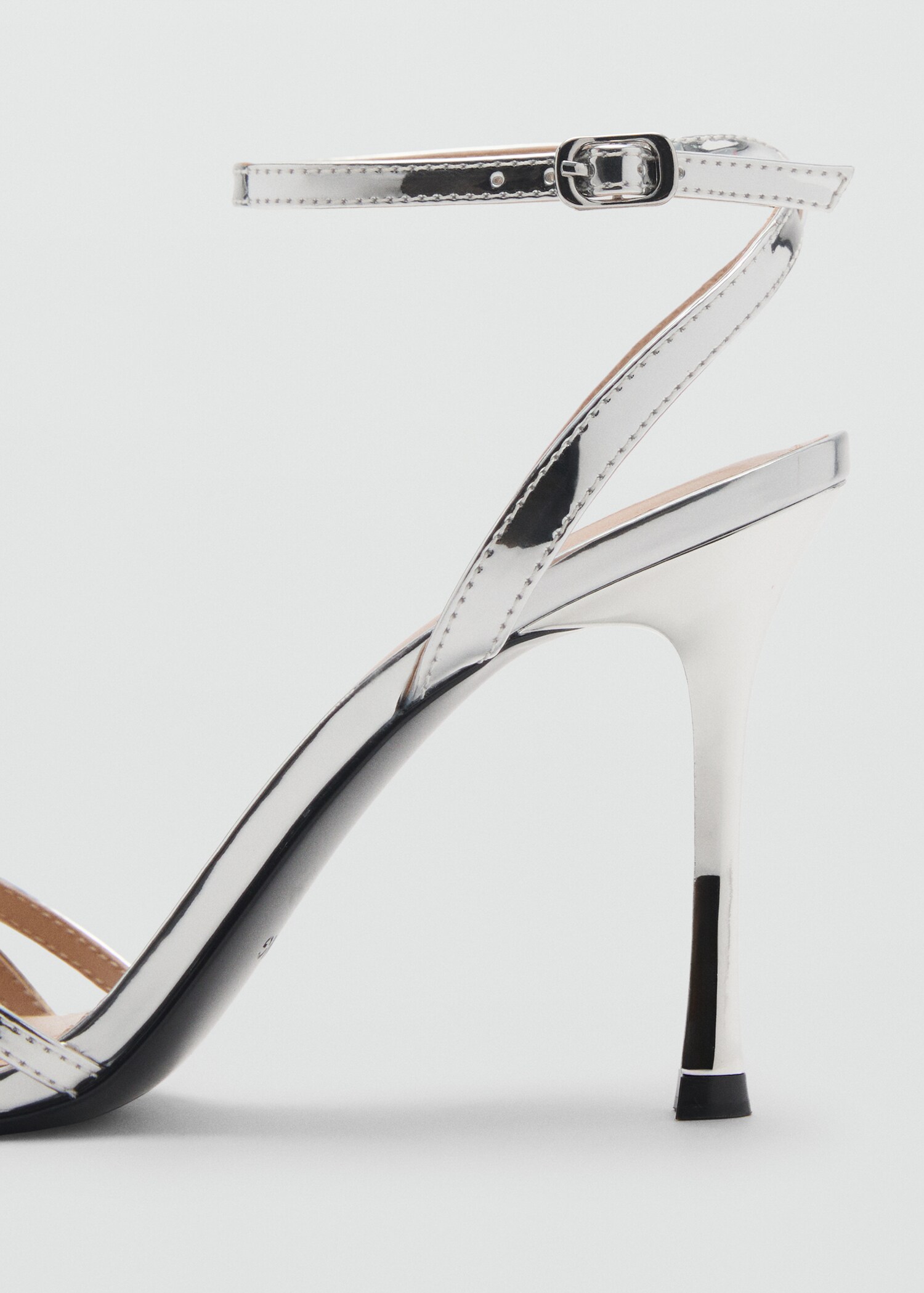 Combined-strap heeled sandals - Details of the article 1