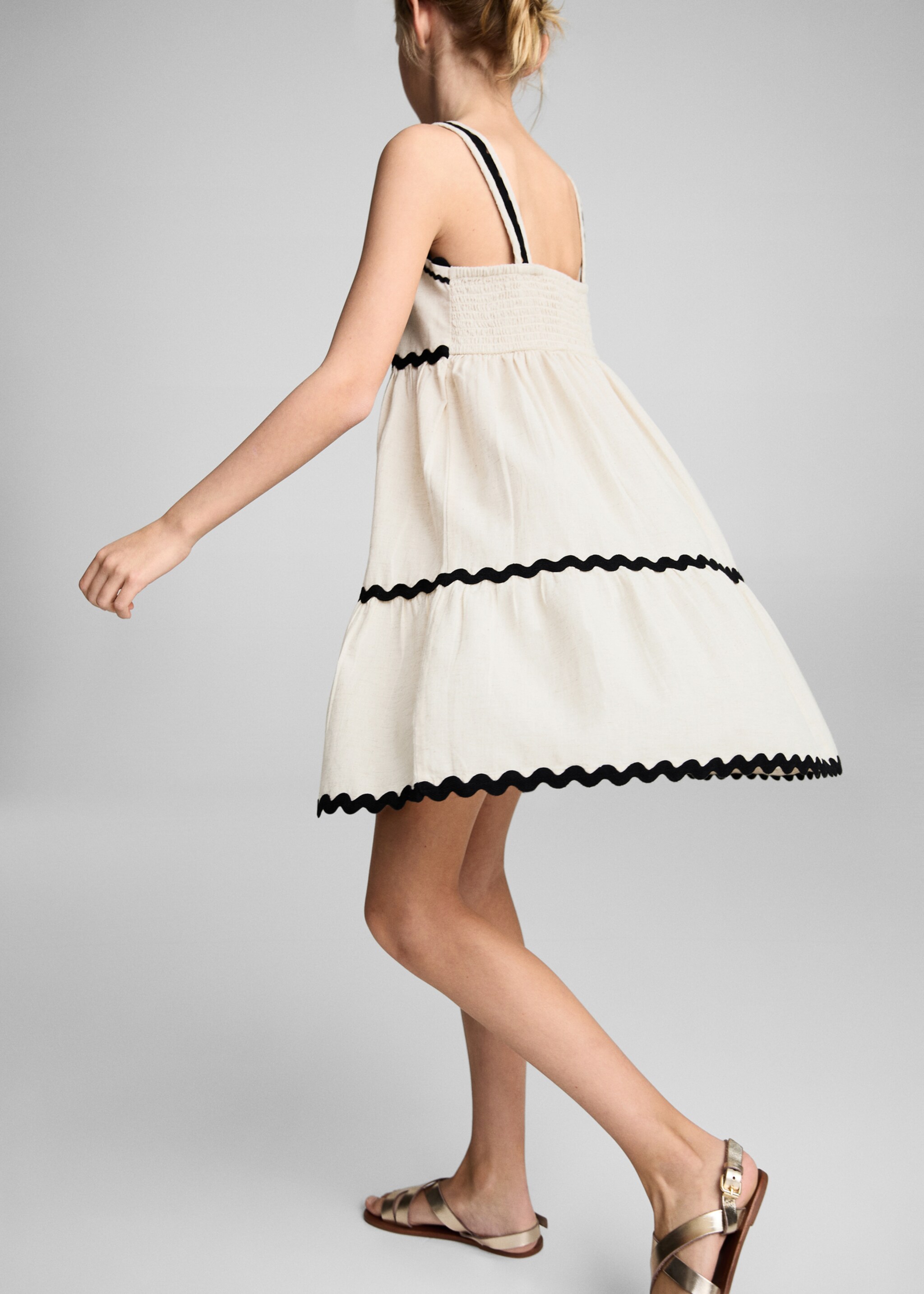 Linen dress with wave design - Details of the article 4