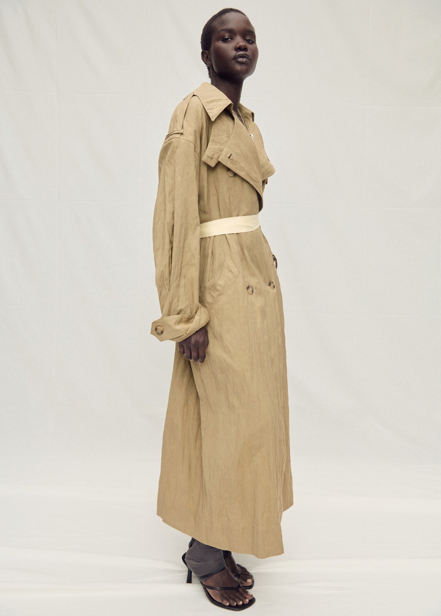 Oversized creased-effect trench coat - General plane