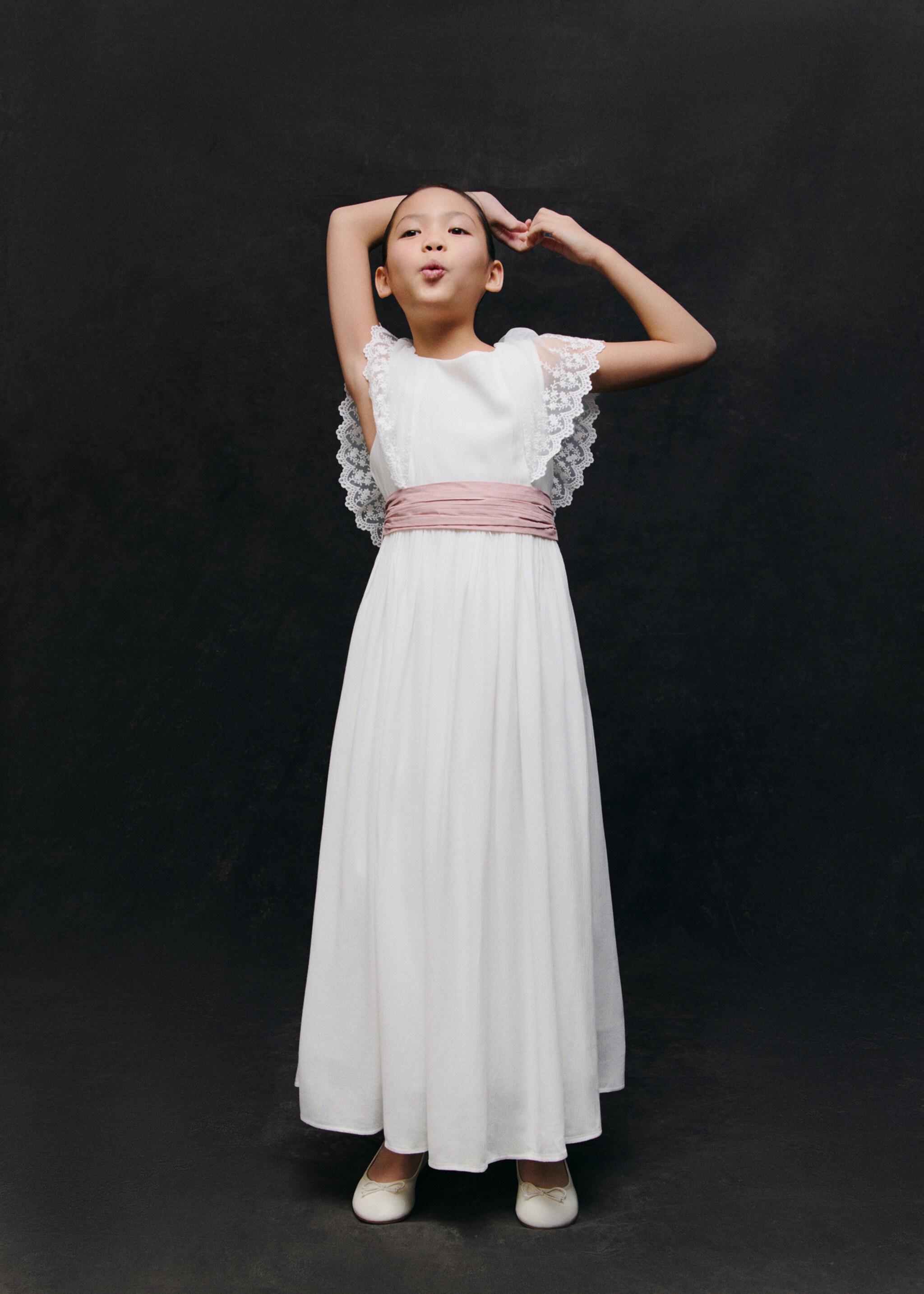 Embroidered detail dress - General plane